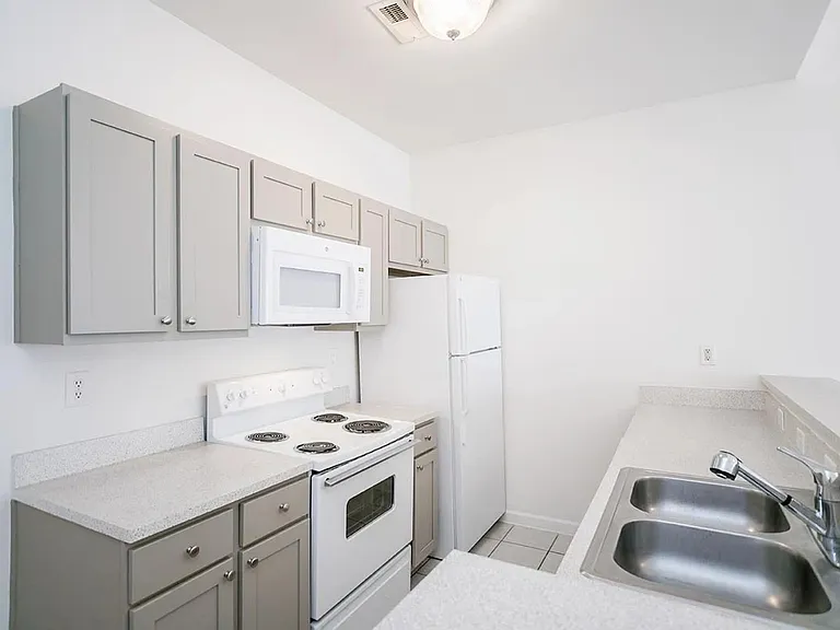 4408 Amethyst Ct #1D — Photo 2