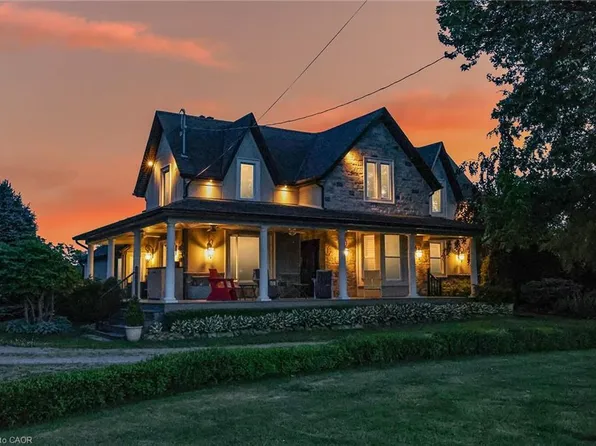 3718 Lakeshore Rd, Lincoln, ON L3J 0X2