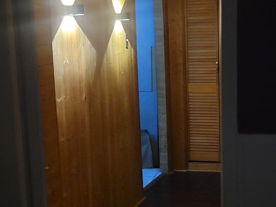1st image of 44 Woodside Ave Floor 1