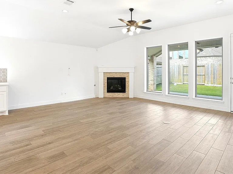 2202 Mallow Ln — Photo 11