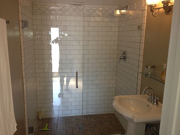 3rd image of 843 1/2 Palms Blvd