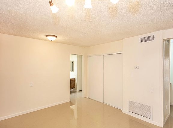 4th image of 5334 Lindley Ave Unit 104
