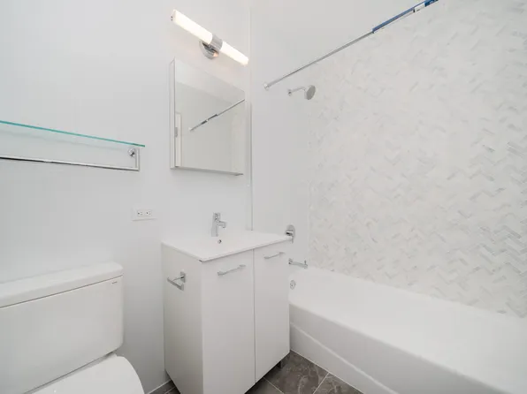 140 Riverside Boulevard image 8 of 21