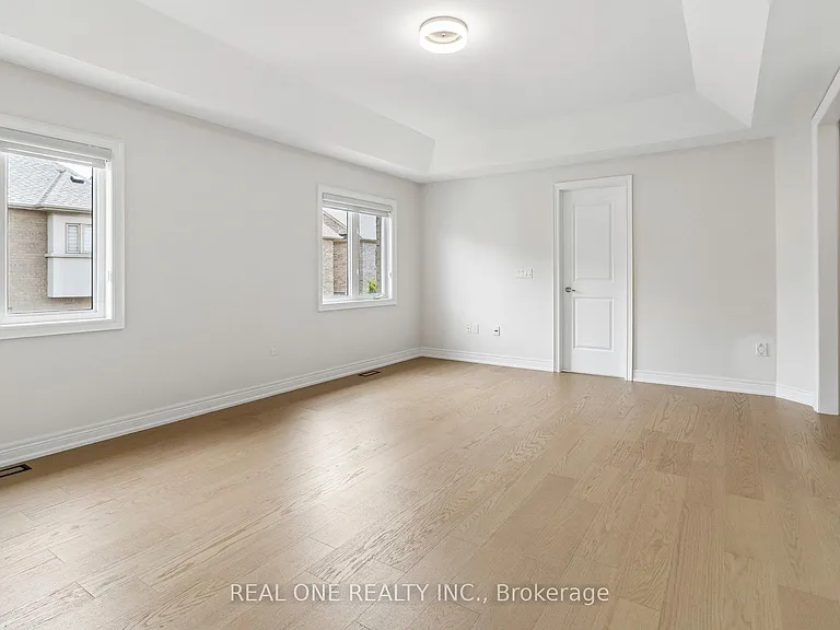 19 Rivoli Dr — Photo 42