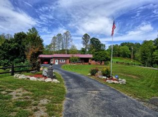 111 Crisp Dr, Bryson City, NC 28713