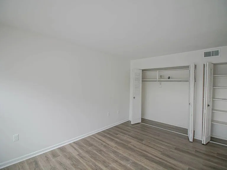 6 Canterbury Sq #301B — Photo 22