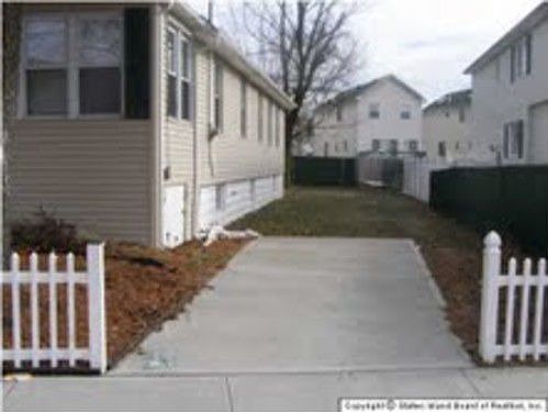 2nd image of 253 Lockman Ave