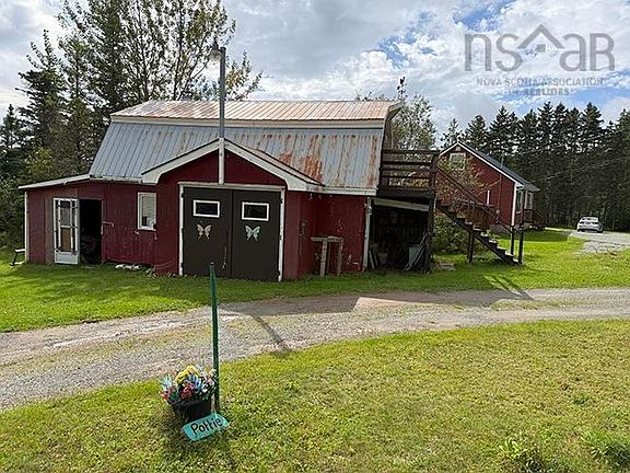 6th image of 66 Richards Pond Rd
