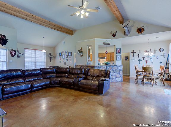 4th image of 2425 Oak Valley Dr