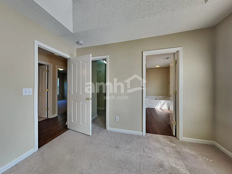 720 Waterbrook Ln — Photo 11