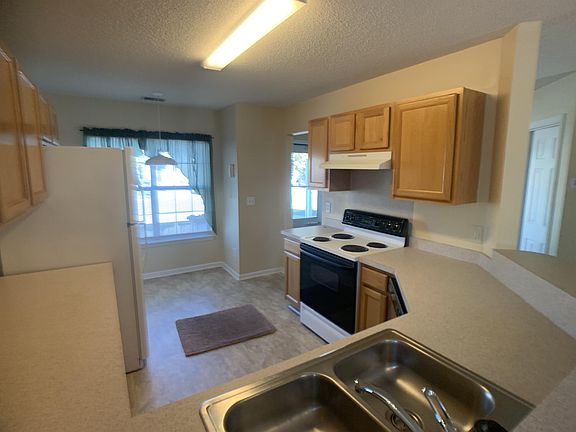 4th image of 110 Barlow St
