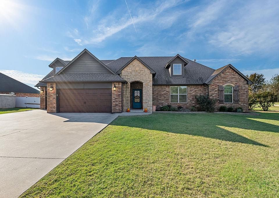 1st image of 38427 Collina Dr