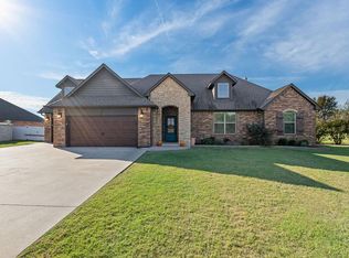 38427 Collina Dr, Shawnee, OK 74804