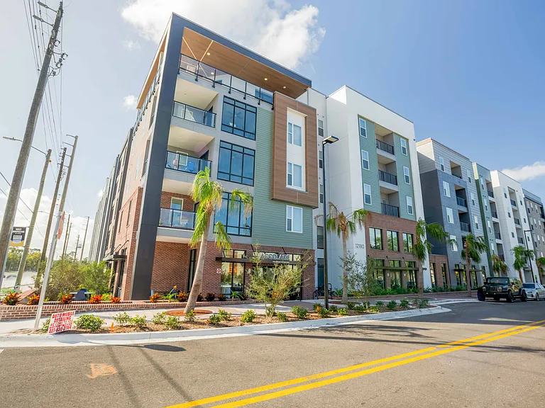 The Accolade Collegiate Village East - Student Housing — Photo 17