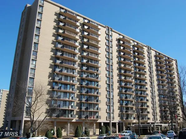 6100 Westchester Park Dr #12, College Park, MD 20740