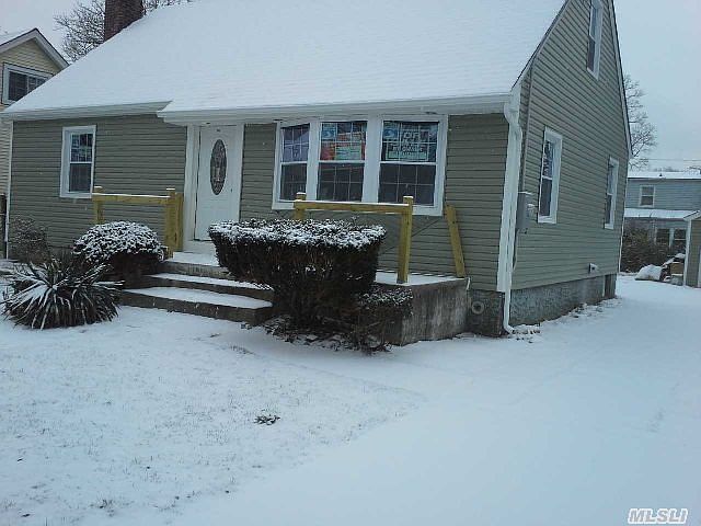 1st image of 114 E Pennywood Ave