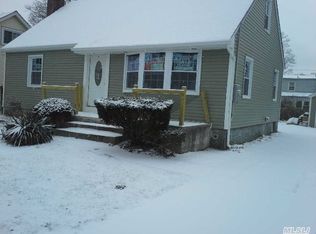 114 E Pennywood Ave, Roosevelt, NY 11575