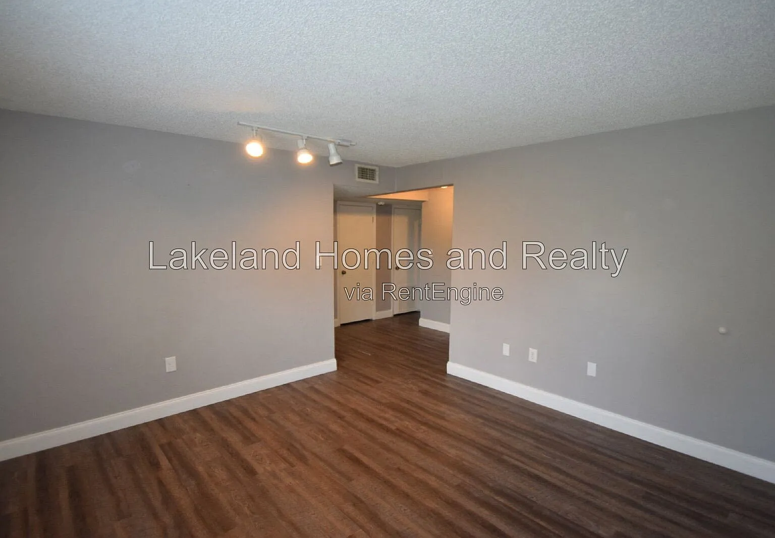 2 bed, 1.0 bath, $1,195 — Photo 4