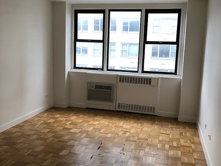 435 E 79th St #12T — Photo 5