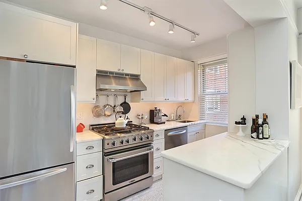 Sold by Corcoran | media 4