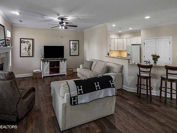 2nd image of 551 Prescott Way