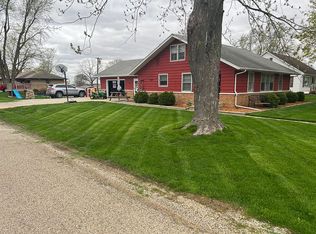 302 W 2nd St, Lostant, IL 61334