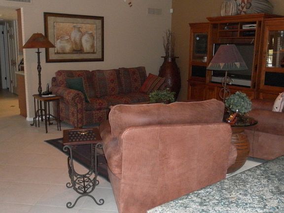 5th image of 209 E Aster Dr