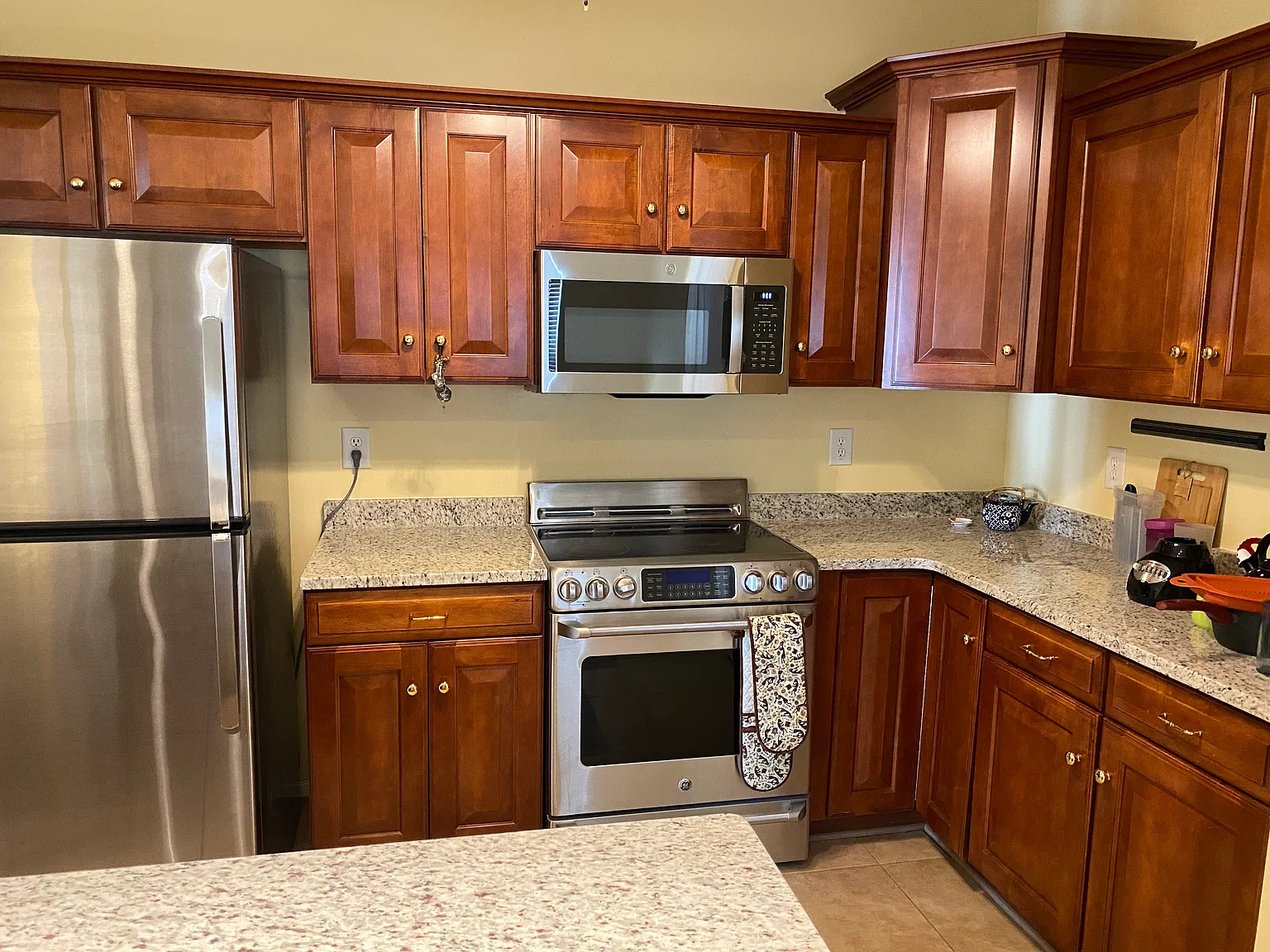 2 bed, 1355 sqft, $2,100 — Photo 4
