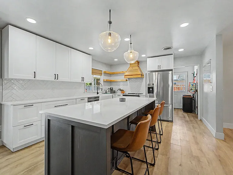 588 Manzanita Way — Photo 10