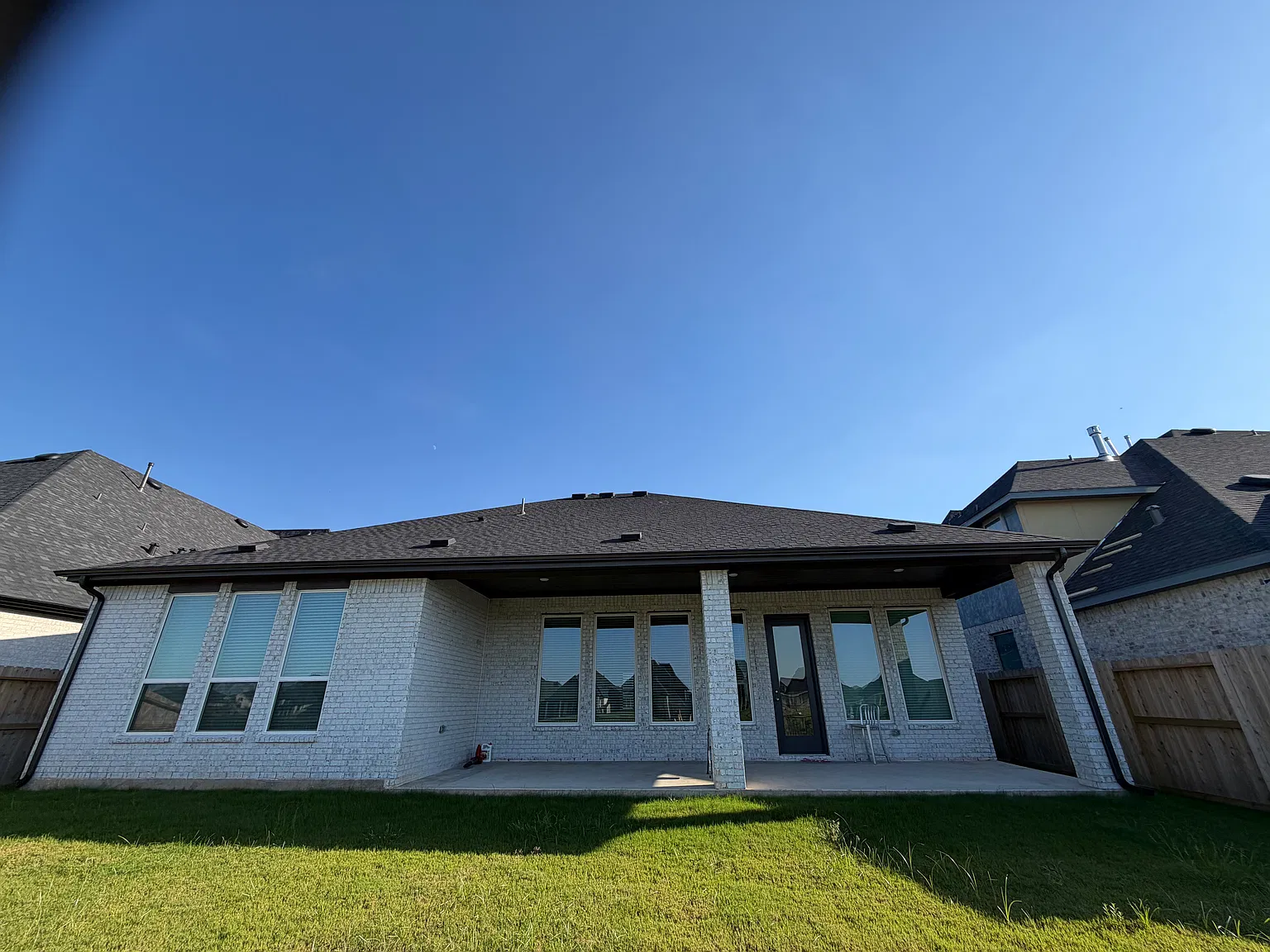 1 bed, 1200 sqft, $1,300 — Photo 4