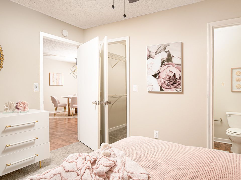 Unwind in your own comfortable bedroom retreat at Southwind Apartments in Richland, MS!