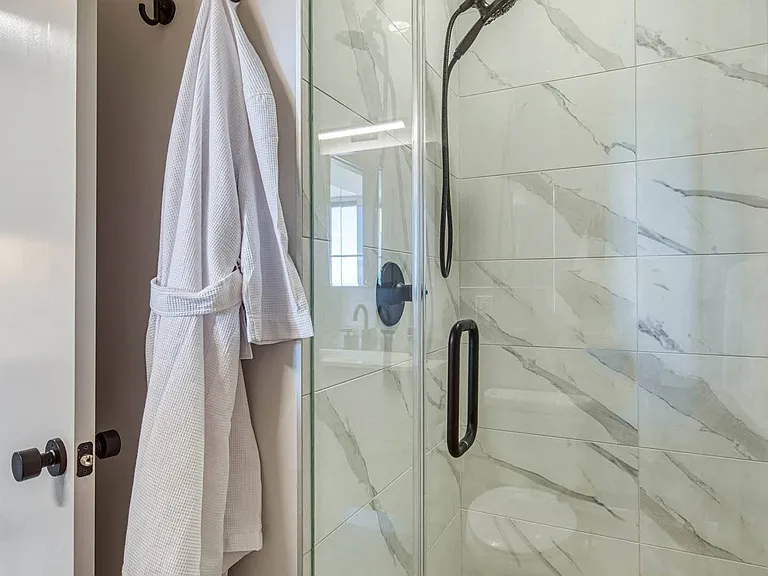 Ellwood Floorplan Marbled Tile Shower