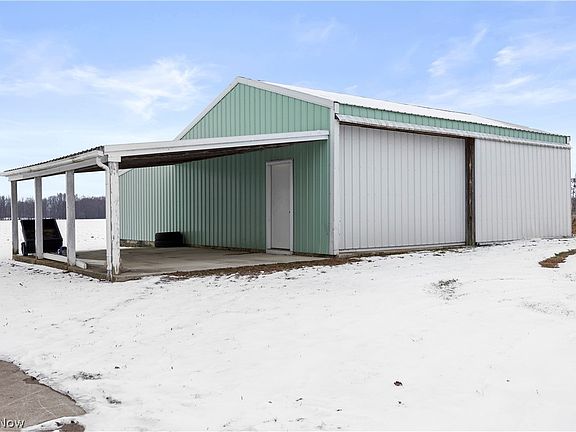 3rd image of 39738 Banks Rd