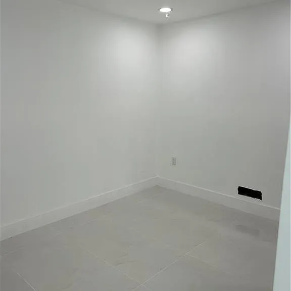1331 Almeria Ave — Photo 11
