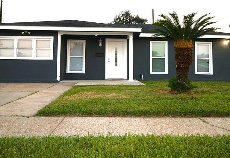 2836 Glenbrook Dr — Photo 1