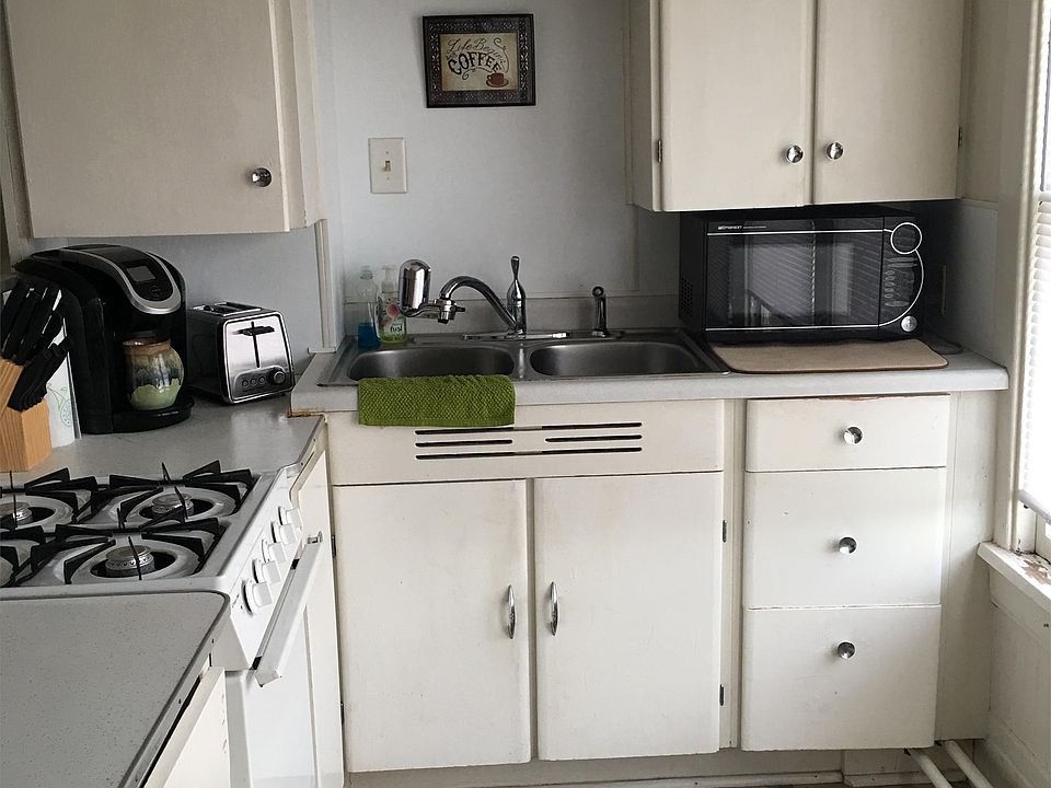 1st image of 2221 Olive St APT 6