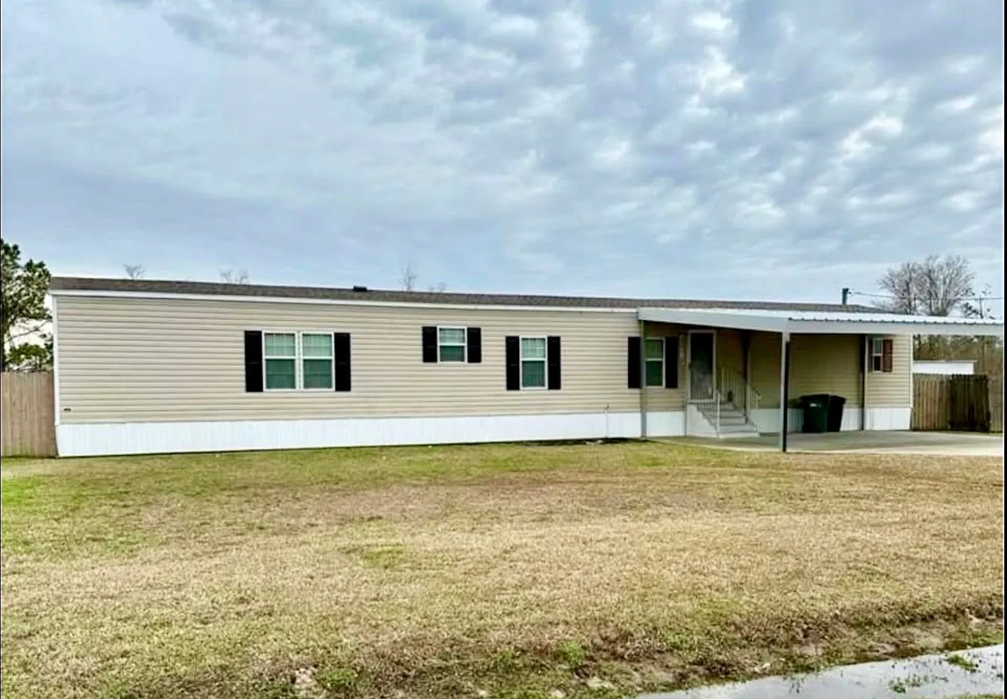 3 bed, 1280 sqft, $1,300 — Photo 1
