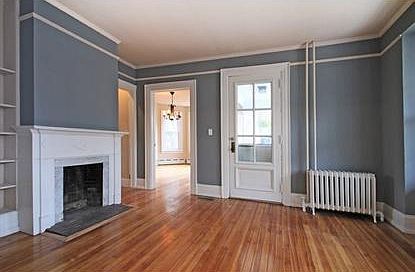 3rd image of 135 Woodridge Pl