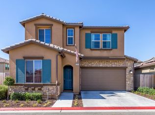 2074 E Axelson Dr, Fresno, CA 93730
