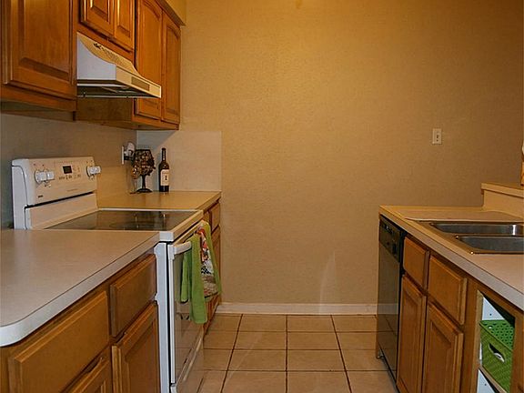 5th image of 13005 Nyack Dr #1