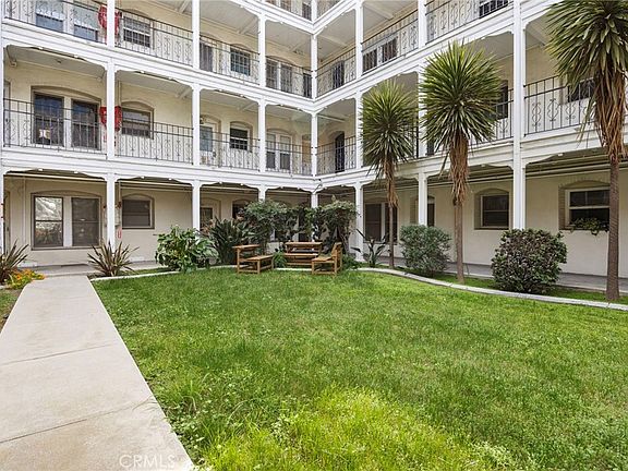 3rd image of 4125 S Figueroa St APT 202