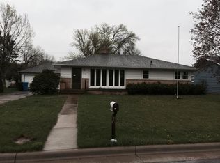 513 Hillcrest Dr, Waunakee, WI 53597