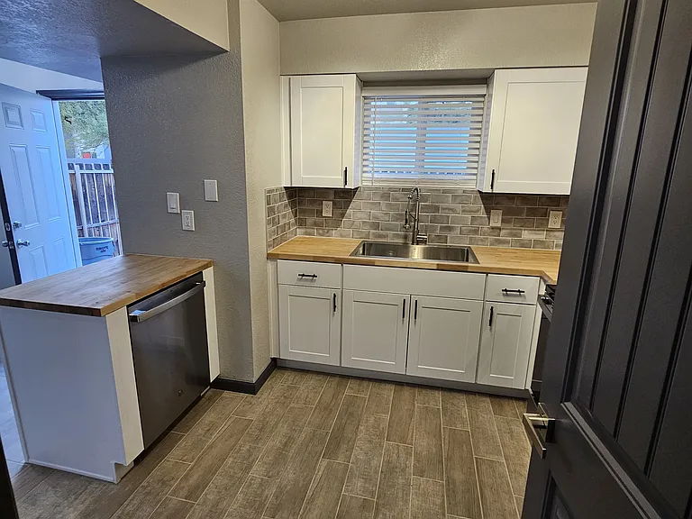 1749 E Pepper Cir #1 — Photo 24