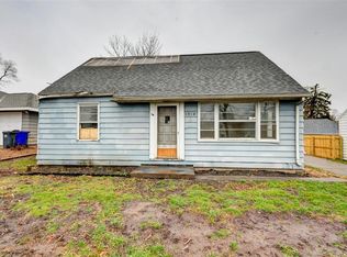 1518 Center Point Rd NE, Cedar Rapids, IA 52402