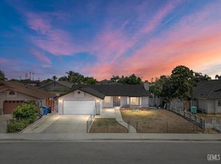 2221 5th Pl, Delano, CA 93215