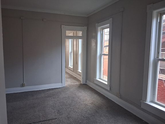 4th image of 219 W Court St #A