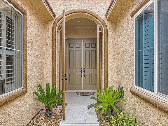 2nd image of 10517 Grazia Ave