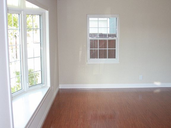 4th image of 2232 Barlow Ave