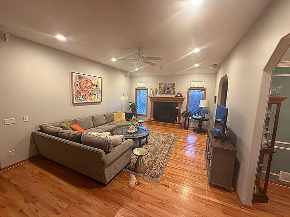 4th image of 17557 Turnberry Rdg