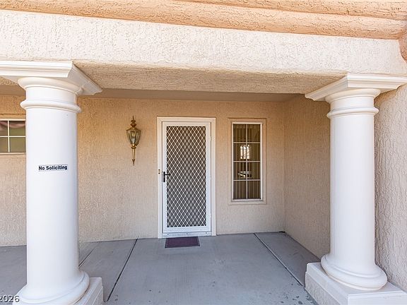 5th image of 3104 Lotus Hill Dr